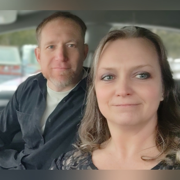 Meet your Poshers, Chris & Carmen - Picture 2 of 2